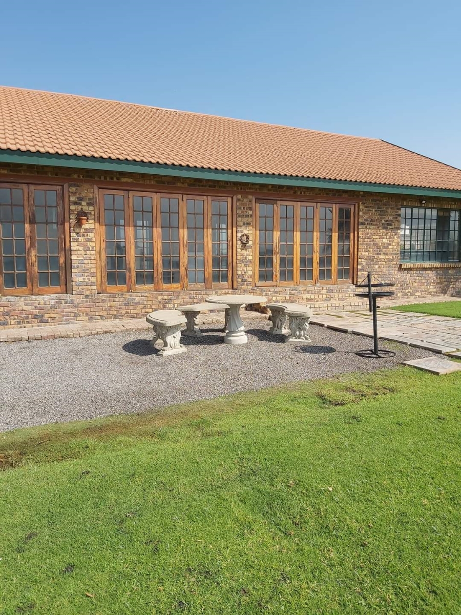 7 Bedroom Property for Sale in Oranjeville Free State